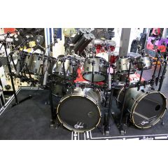Second Hand Pearl Masterworks 11-piece kit incl rack+ hardware